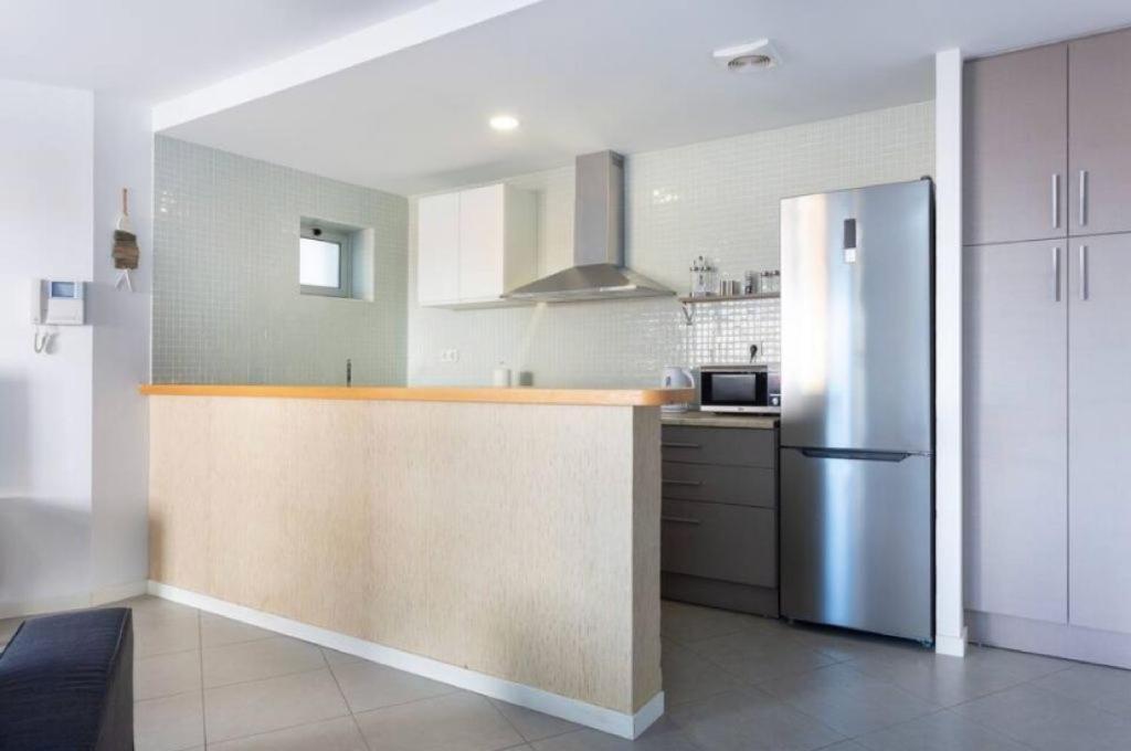 Modern Seafront Flat With A Private Garage Appartement