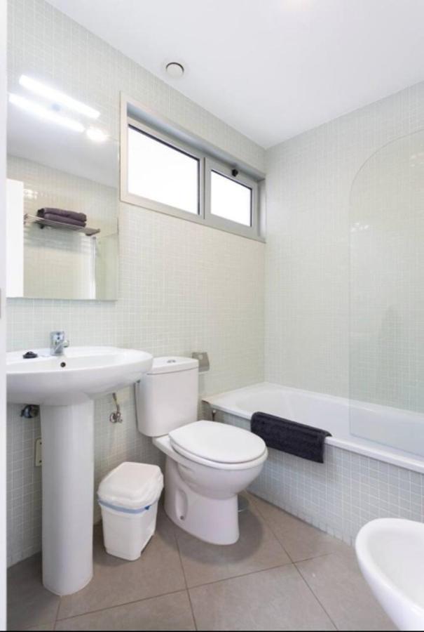 Modern Seafront Flat With A Private Garage *